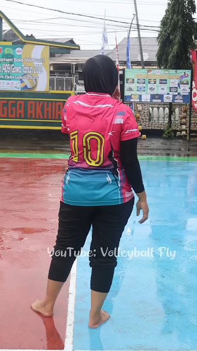 Voli Putri seru saat hujan