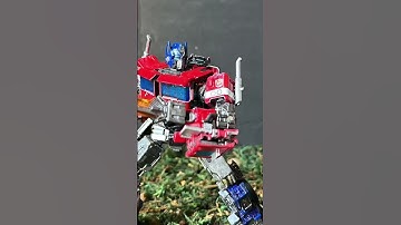 Optimus and Arcee vs Scourge and Battletrap | Transformers Stop Motion #shorts