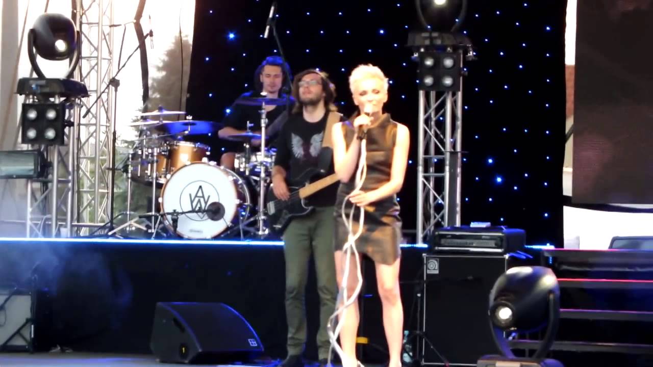 Ania Wyszkoni - Zapytaj mnie o to kochany (Toruń, Bielawy, 19.05.2013)