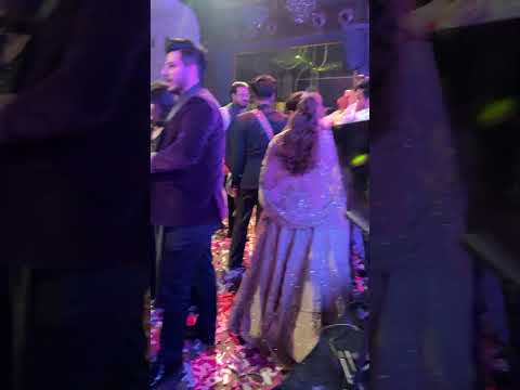 Massive Energy / Hype: DJ + Live Dhol Fusion on "Kajra Re"! ???? Wedding Dance Floor Exploded