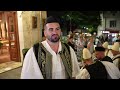30 ditë “Iso mbi kalldrëm”, “Zogë e Gjirokastrës” pushton qytetin, turistët: Traditë e mrekullueshme