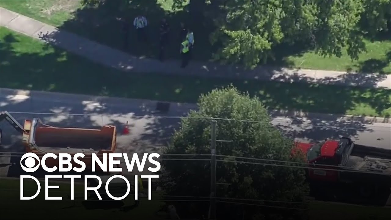 Oakland County road worker killed, 2 others injured in Orchard Lake Road crash