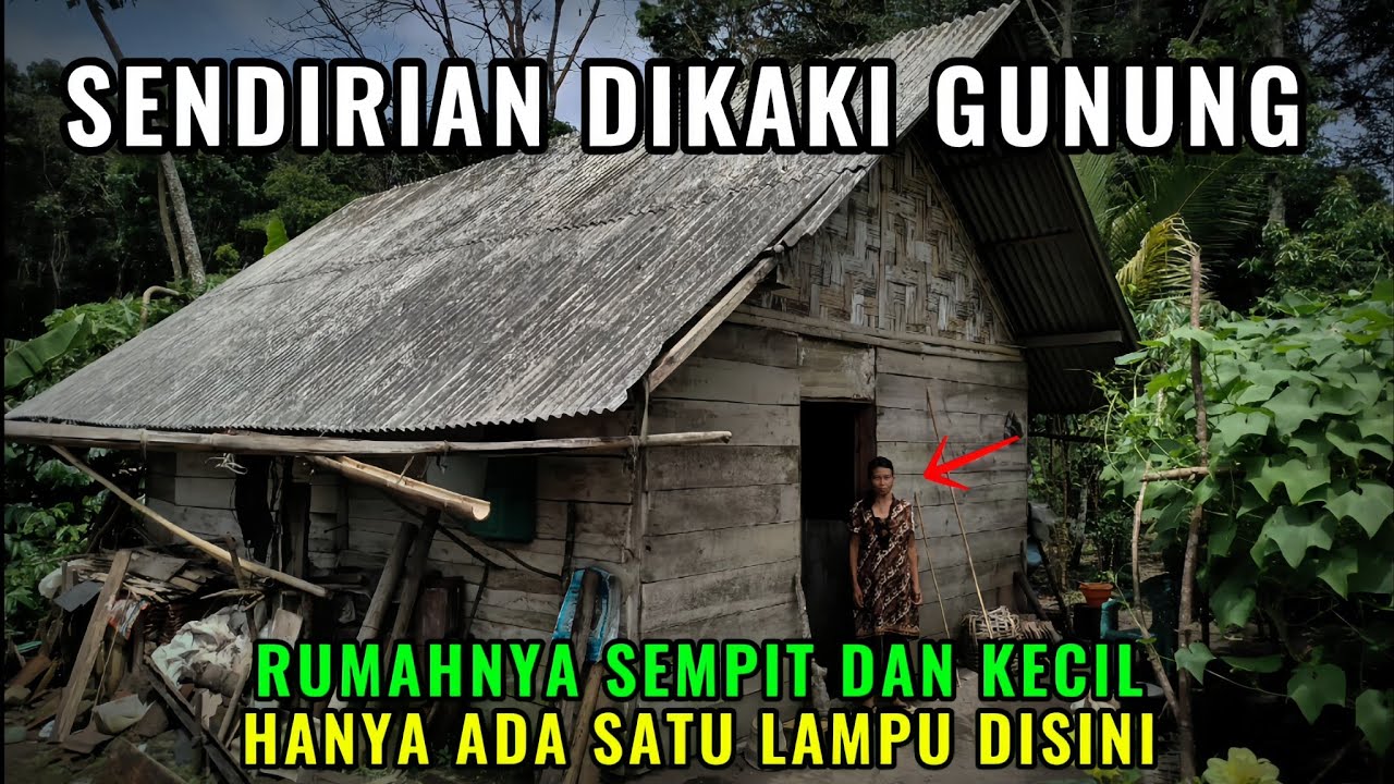 NAMANYA KAMSIAH | NENEK PEMBERANI TINGGAL SENDIRIAN DIRUMAH KECIL SEDERHANA DIKAKI GUNUNG RAUNG 