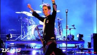 GREEN DAY!  LIVE EXCLUSIVE Iron Man, Sweet Child O' Mine, Baba O' Riley, & more - Green Day