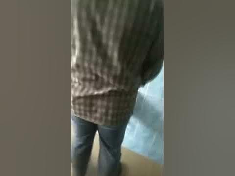 Мальчик писает - YouTube