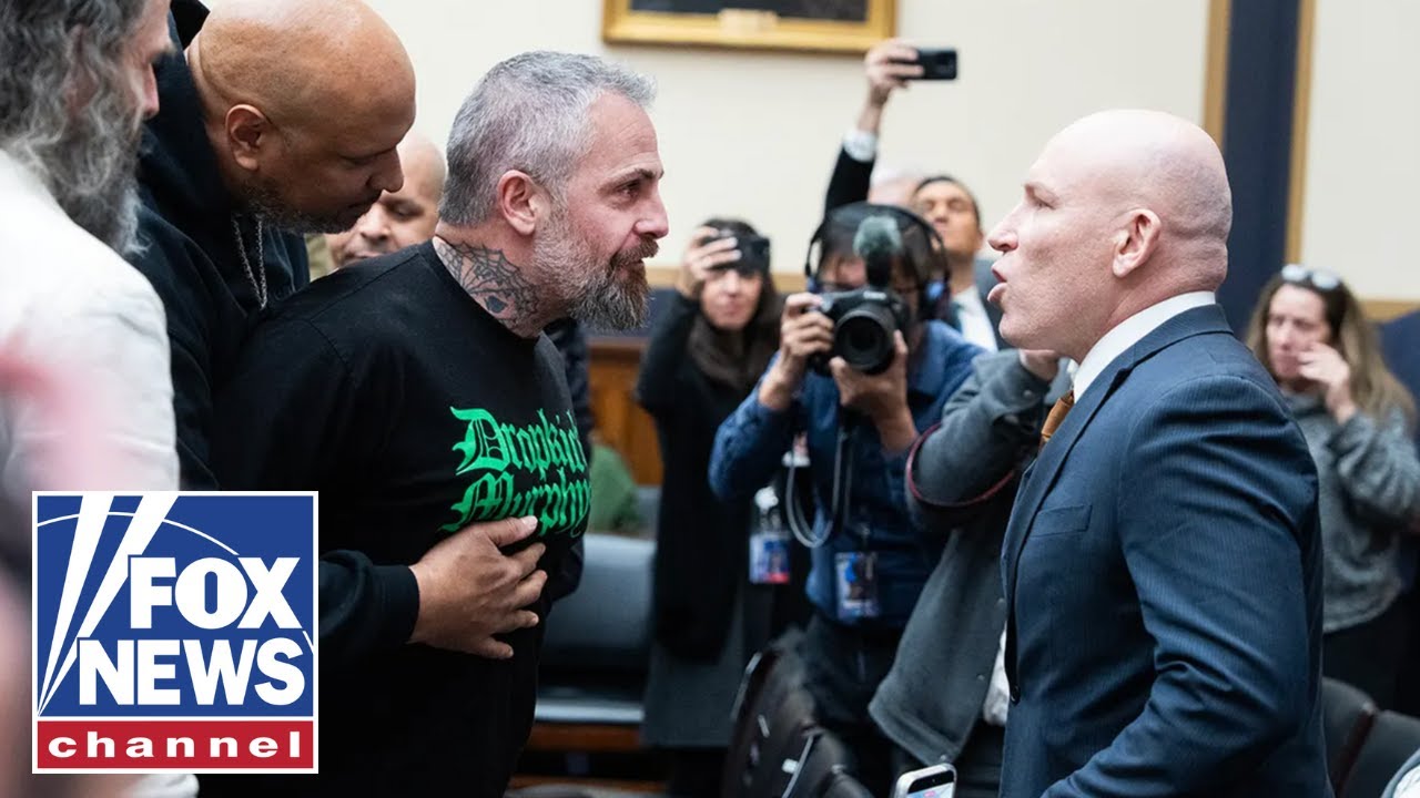 'Chaotic' scene ERUPTS as Jack Smith arrives for high-stakes public hearing