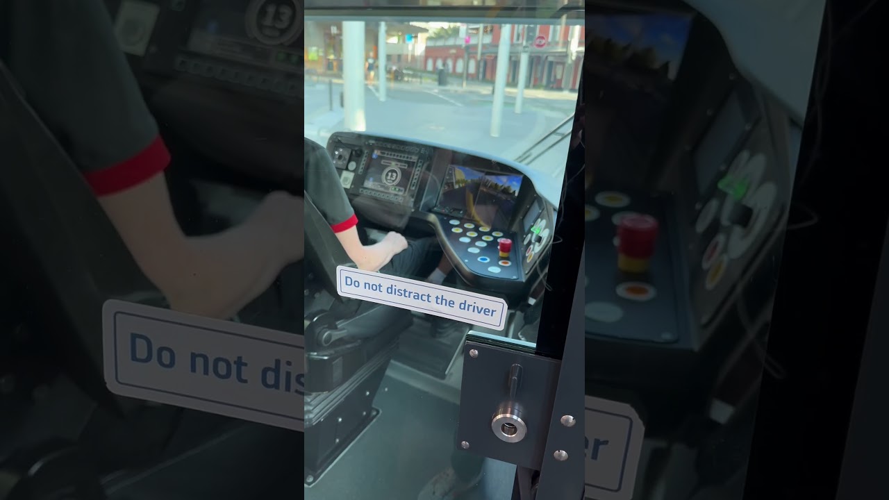 How the driver drives tram in Sydney 
