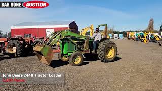 John Deere 2440 Tractor Loader