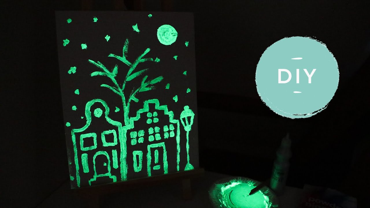 Veilig Kruik Wees tevreden Glow in the dark verf | Maak je eigen lichtgevende verf & kunstwerken -  YouTube