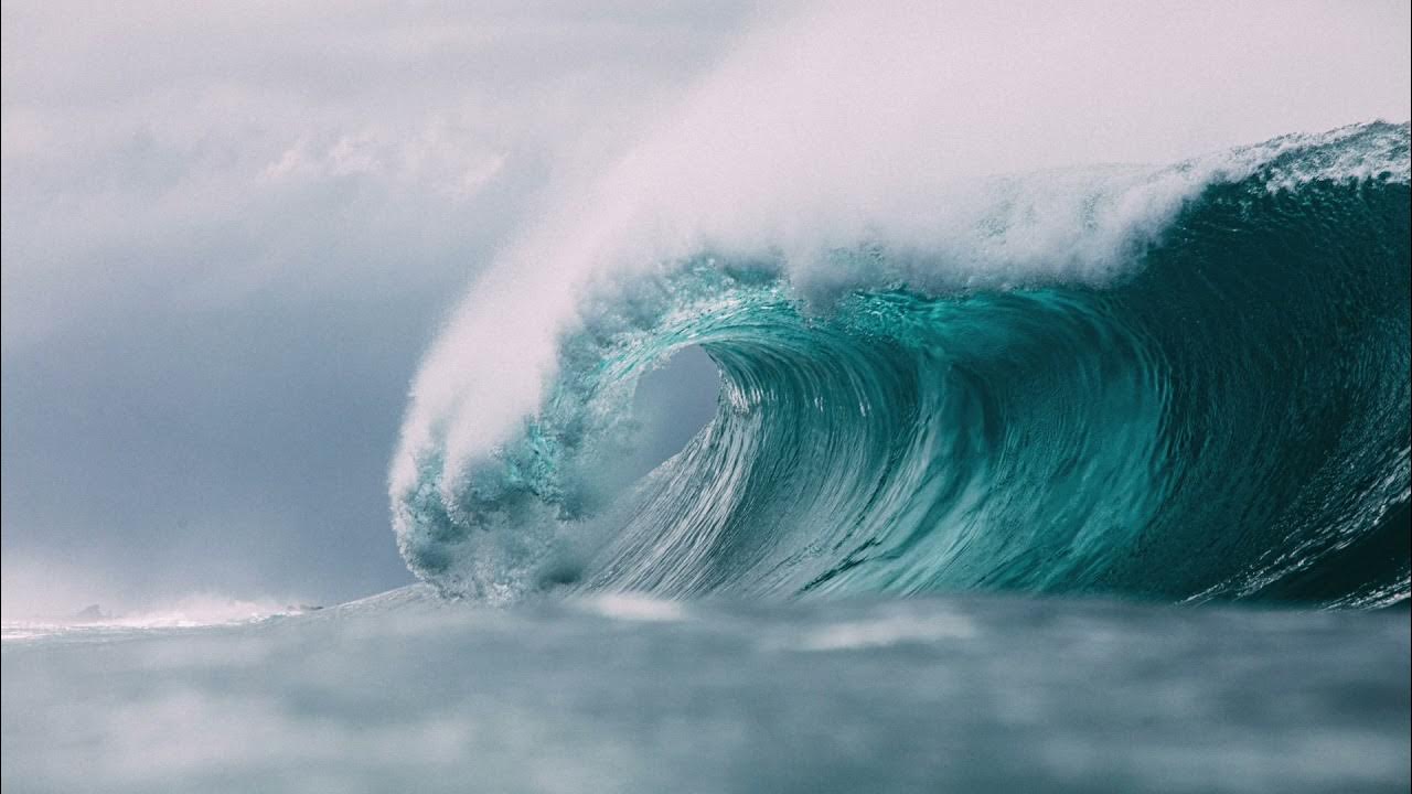 Цунами 20 метров. Огромные волны. Назаре португалия волны. Высокие волны. Какая у нее волна.