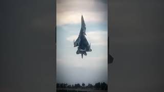 bro melawan hukum gravitasi 😱#su35#jjetfaigter#pesawattempur #