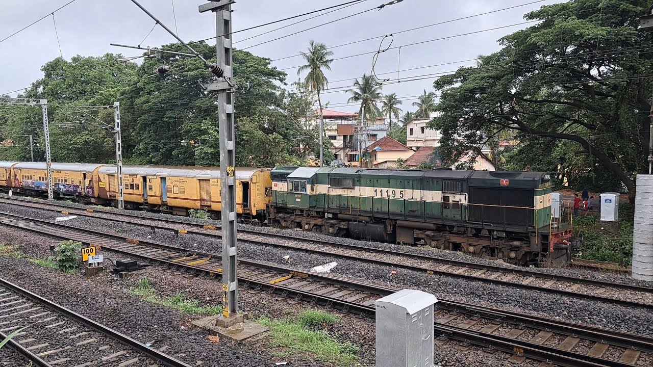Golden Rock DLS WDM3D shunting the rake of a 23 coach ICF Express train at Mangaluru Central