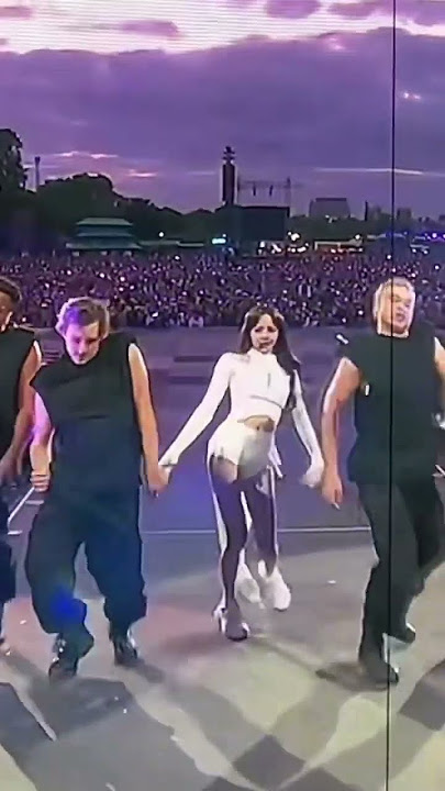 Blackpink βWhistleβ Hyde Park 2023