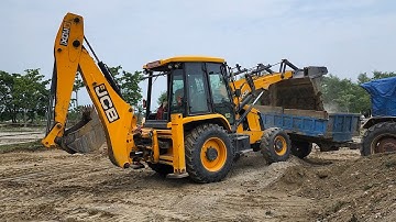 JCB Backhoe Collecting Dirt and Leveling Ground - JCB Loading Dirt in Tractor - JCB Tractor Video