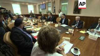 Israeli PM holds weekly cabinet meeting amid US efforts to win support for a strike on Syria