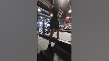 Week 3 : Comp squat 4x122,5kg RPE 7 backoff set 3/3