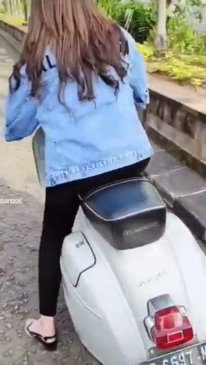Cewek Cantik Pecinta VESPA Classic😍 #willybastardos #bastardostv #vespa #vespaclassic #vespatua #FYP