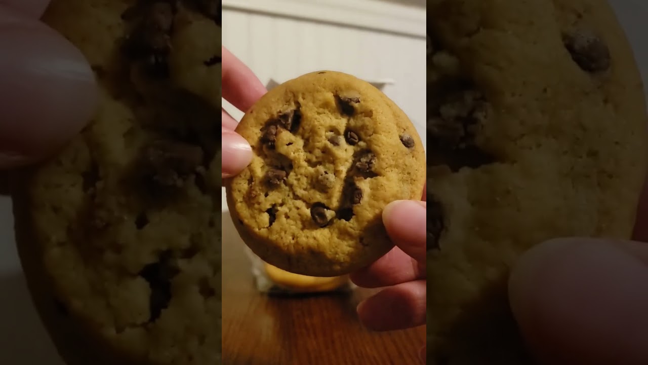 VEGAN Divvies Vanilla Creme Chocolate Chip Sandwich Cookies (That's a Long Name!)
