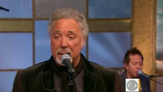 Tom Jones - Green Green Grass Of Home (2010 Early Show HD)