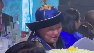 картинка: Хөлгүй цэнхэр нуур /Суис-ийн төгсөгч дуучид Ардын жүжигчин С.Жавхланд хүндэтгэл үзүүлэв/