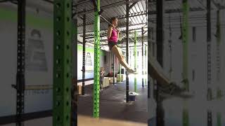 Kipping pull up with pause: kipping pull up progression #4