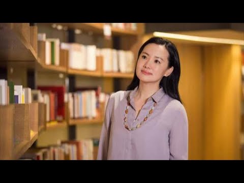 中年女性发福、微胖怎么穿？50岁咏梅的“优雅遮肉穿搭”，值得学