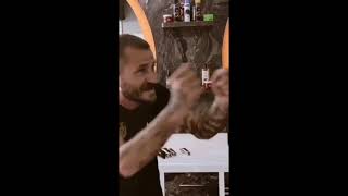 Benekli̇ Ayhan Gören Beni̇ Gey Sansin Bakim Şart Gardaş 1