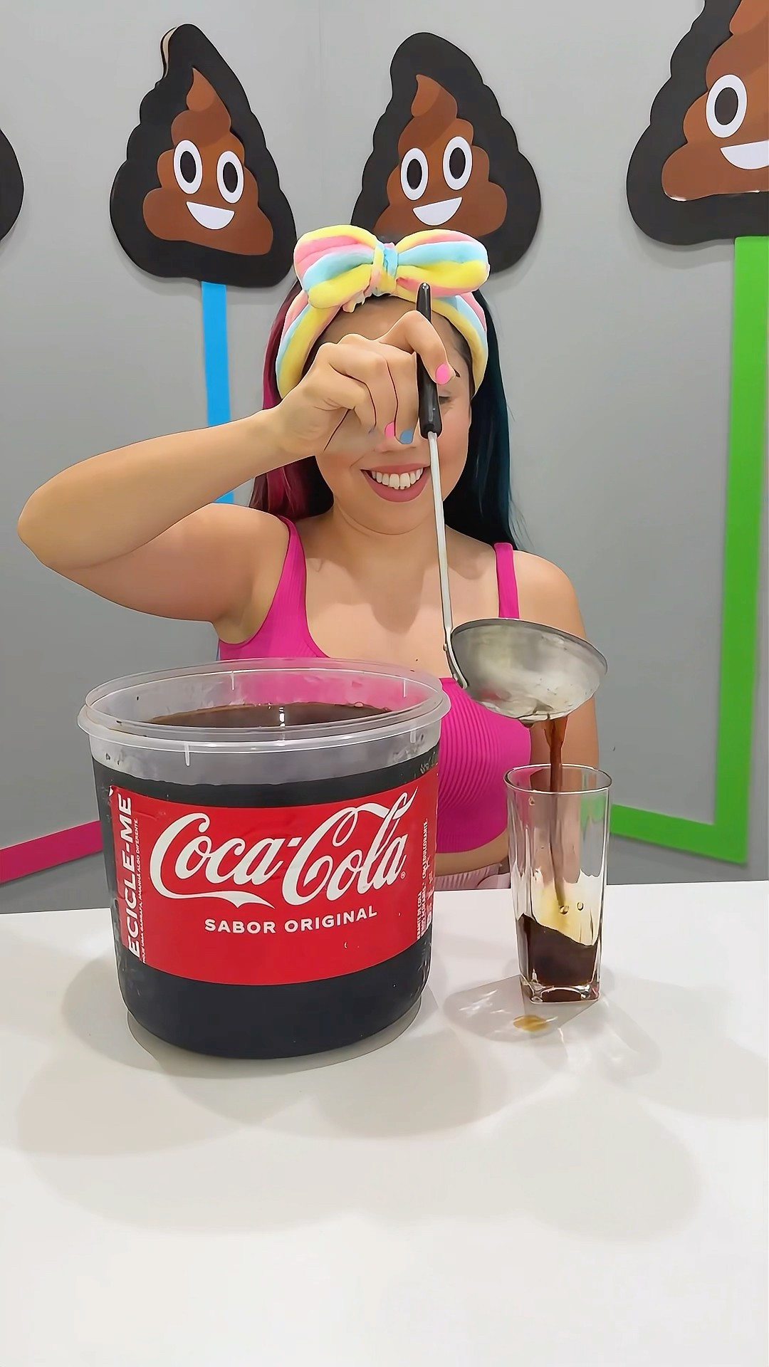 Não sabe esconder Coca Cola