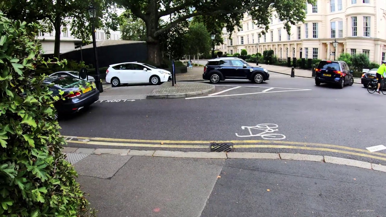 Pavement driver takes 4 penalty points - WN66OAY