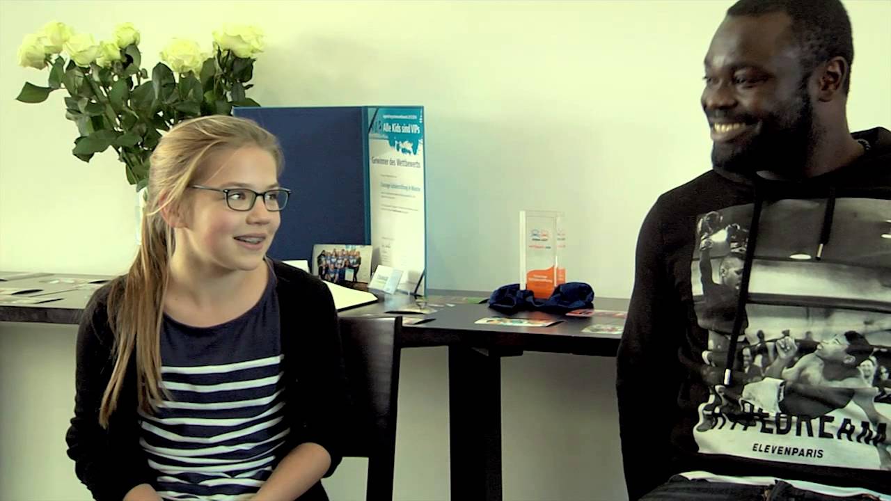 wettbewerb coop Gerald Asamoah in Münster für „Alle Kids sind VIPs