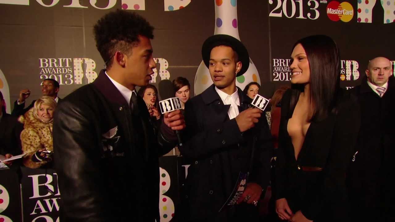 Jessie J Talks To Rizzle Kicks On The Red Carpet | BRITs 2013