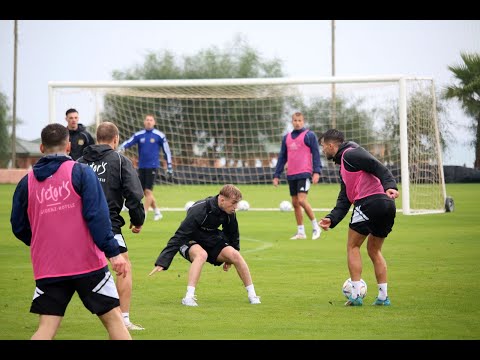 Trainingspiel 8 gegen 8 bei Regen - Vormittagstraining in Belek