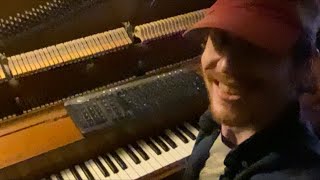Hypnotic ambient doom folk piano music to know better and yet you don’t know anything to