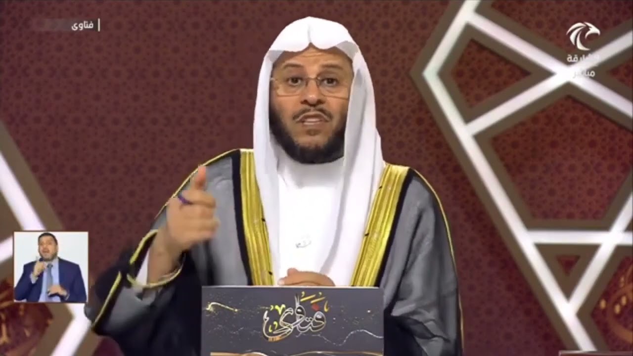 نشاهد كثير من عمال البناء يفطرون في رمضان، هل المقاول عليه ذنب؟ | الشيخ عزيز بن فرحان