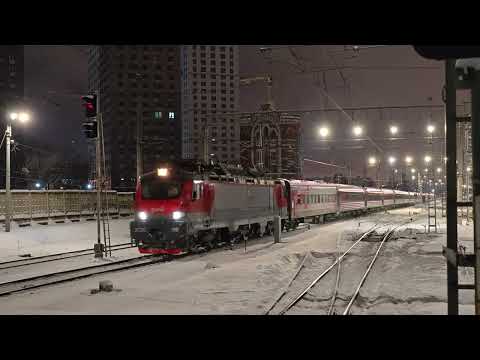 шумный ЭП20-016 с поездом №108 Москва–Вологда | Мытищи