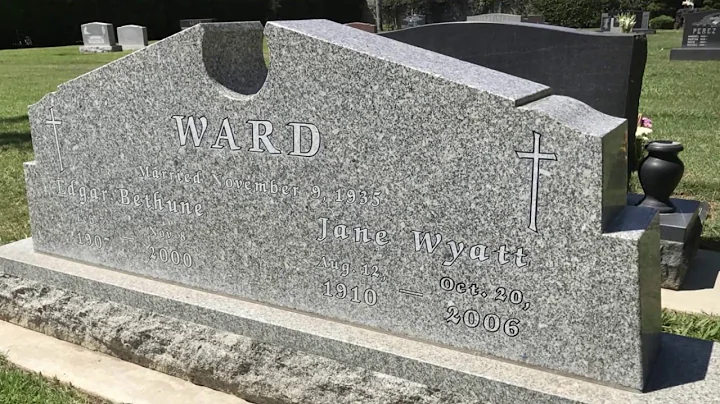 FAMOUS GRAVE TOUR: Actress Jane Wyatt's Grave In S...