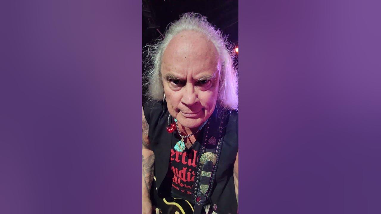 Watch Rickey Medlocke of LYNYRD SKYNYRD "stare" right into my camera @ Riverbend  7/17/22