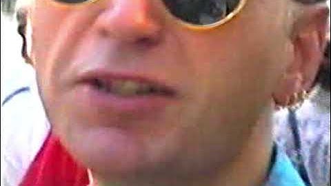 David Bowie / Tin Machine - Reeves Gabrels In Paris Street - PRIVATE FILM - 21 September 1991