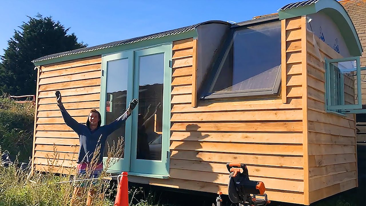 How to Install External Feather Edge Green Oak Cladding | How to Build A Shepherds Hut EP10