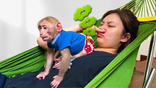 Monkey BiBi poop and called mom to help looks so funny
