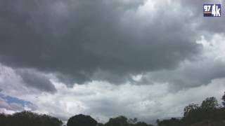 Timelapse nuages Gris-En attendant la pluie.