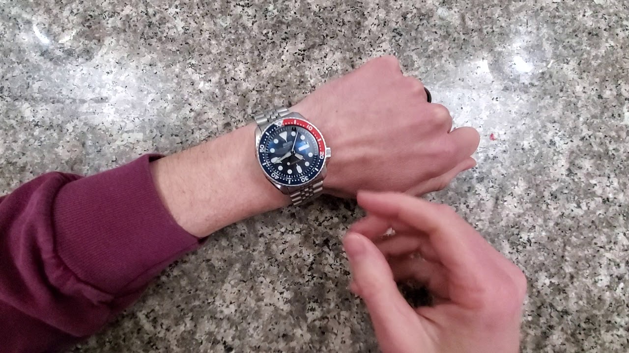 Seiko SKX009 SKX week on the wrist and a broken jubilee bracelet - YouTube