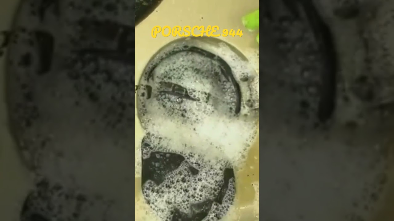 Cleaning an abandoned PORSCHE 944 (part 11)