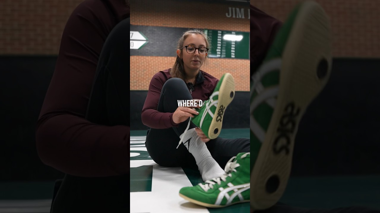 Подруга высмеивает мои борцовские кроссовки за 500 долларов