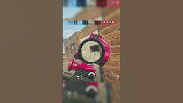 Using a crouch macro in a 1v3 is wild #r6 #rainbowsixsiege #6siege #r6siege #rainbowsixsiegeclip