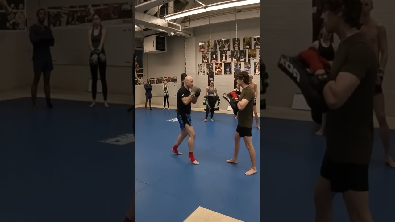 The kick and hook combo nobody's doing right #muaythai #technique
