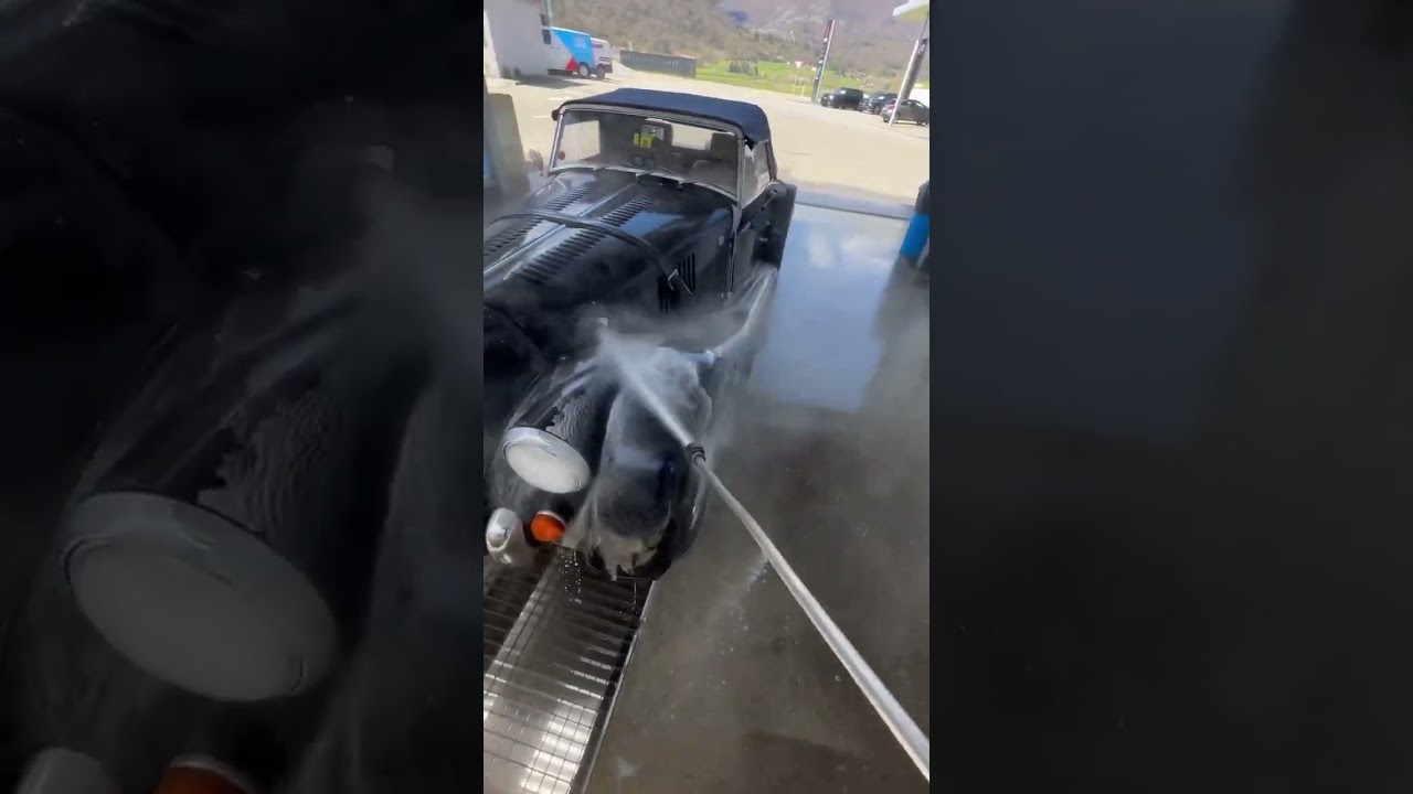 Morgan Plus4 car wash