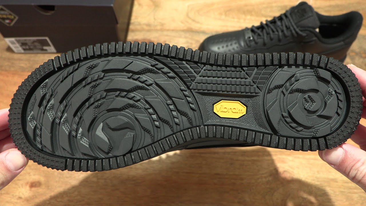 Nike Air Force 1 GORE-TEX - YouTube
