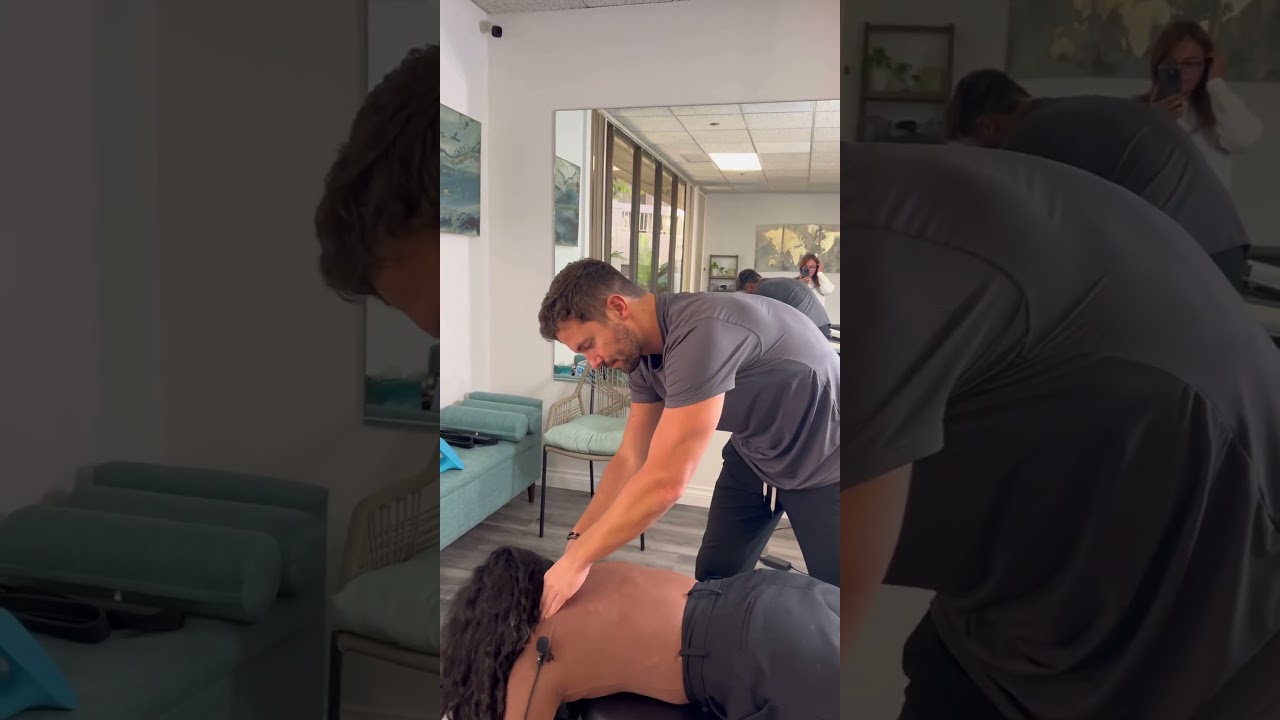 Эта коррекция снимает напряжение в нижней части шеи и верхней части спины‼️ 