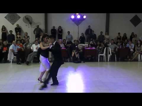 Esmeralda García & Krishna Olmedo. 5-10-13 Río IV, Cba. (Vals Ilusiòn azul, De Angelis)
